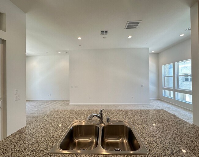 Building Photo - 3331 Esker Rdg Ave