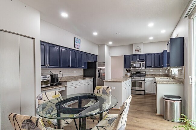 Building Photo - 276 Pembrook Ln