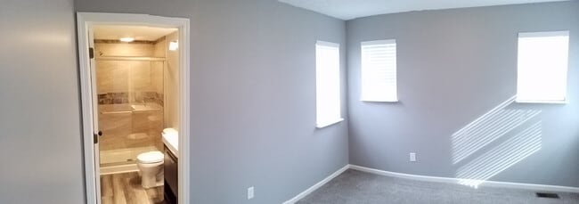 Building Photo - 239 Bachtel St SE