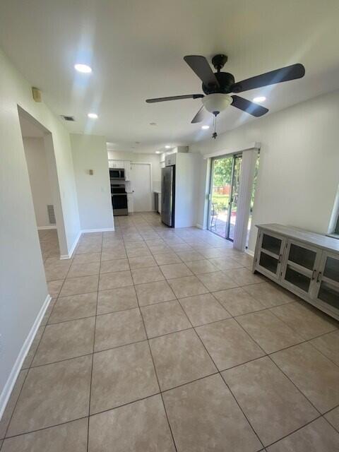 Building Photo - 1100 Cameo Cir