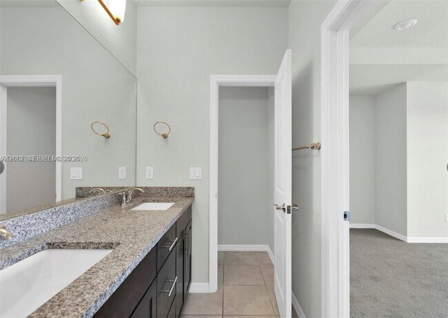 Building Photo - 1240 Eucalyptus Dr
