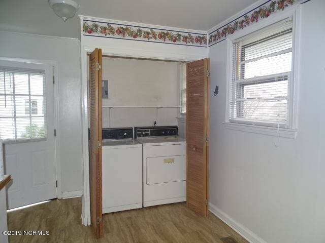 Building Photo - 406 Nelson Dr