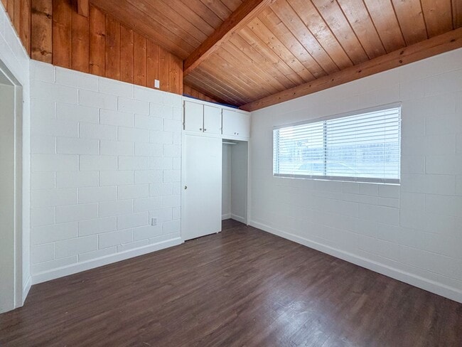 Building Photo - 313-317 Highland Dr.