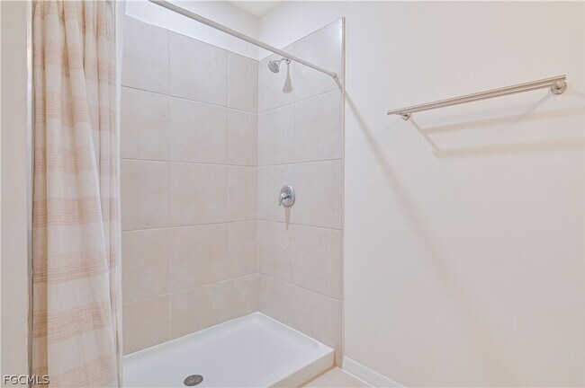 Building Photo - 1009 Jacaranda Pkwy E