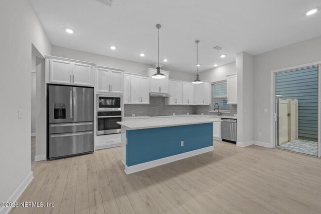 Building Photo - 7400 Beach Walk Pl