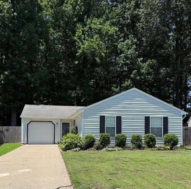 Primary Photo - 3BD/2BA Home minutes from Dam Neck/Oceana ...
