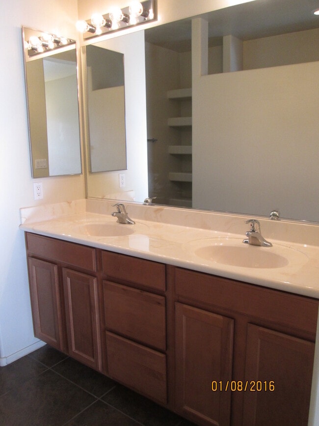 Building Photo - 993 S Throne Room St