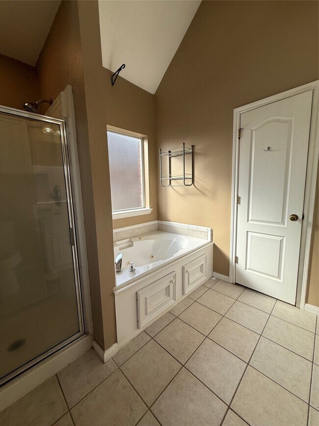 Building Photo - 21606 Windsor Castle Dr