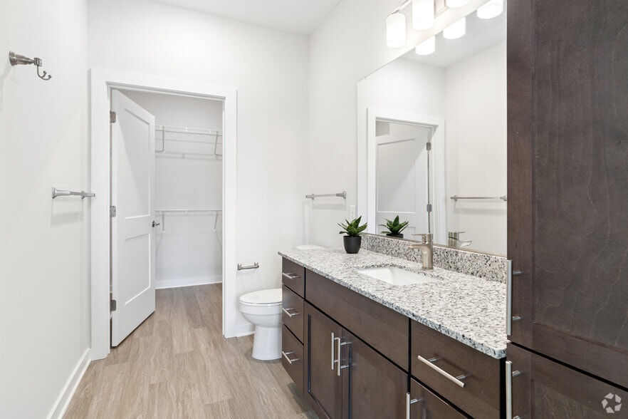 Vista 1BR, 1BA - 607SF - Bathroom - The Cascade at Foundry Creek