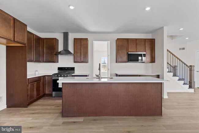 Building Photo - 32 Pamela Dr