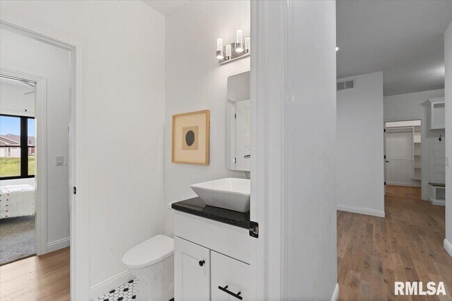 Building Photo - 6817 Timber Ct