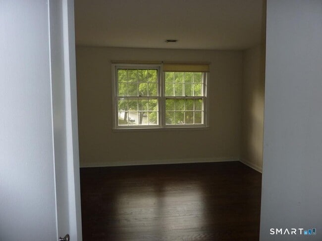 Building Photo - 62 Heritage Hill Rd