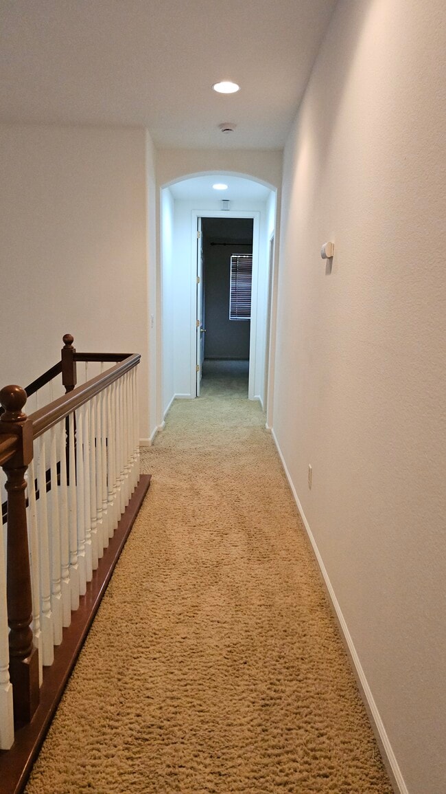 Building Photo - 5012 Crest Dr