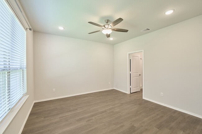 Building Photo - 901 Chickasaw Dr