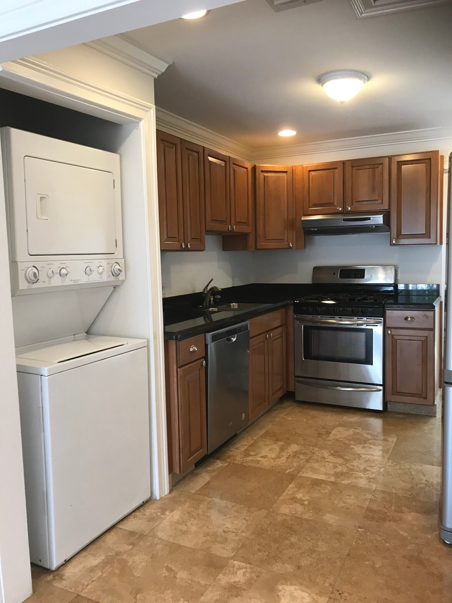 Building Photo - 247 Malverne Rd