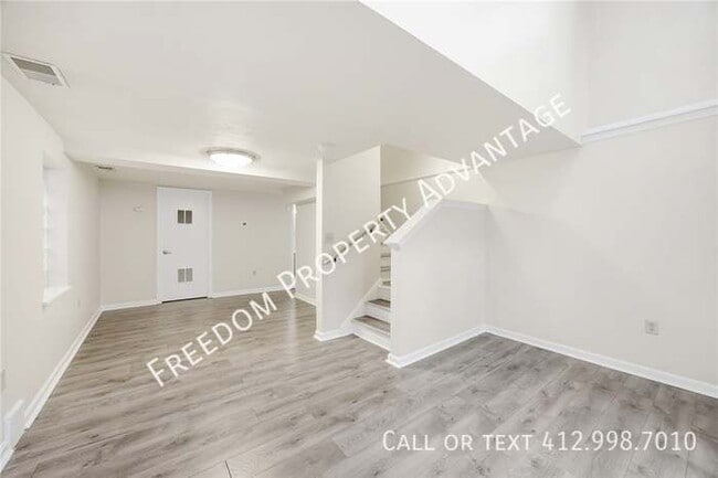 Building Photo - 137 Freeland St