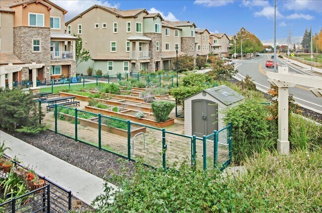 Building Photo - 819 Maddox Loop