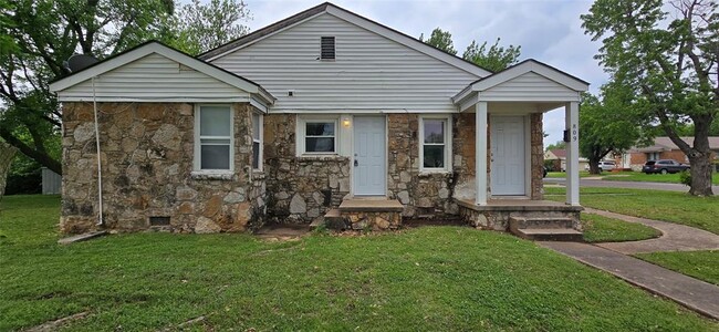 Primary Photo - 809 N Marshall Dr