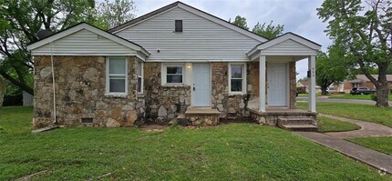Building Photo - 809 N Marshall Dr
