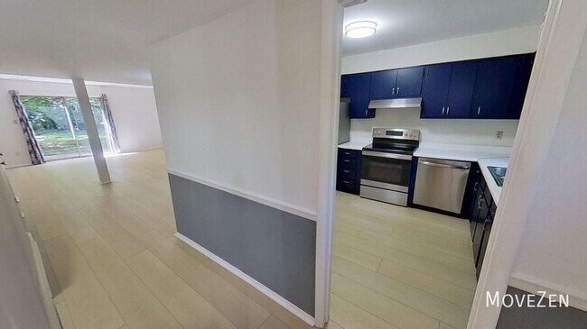 Building Photo - 5805 Nottoway Ct