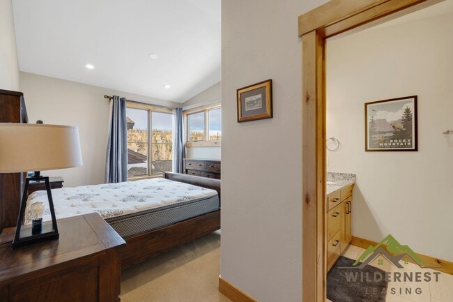 Building Photo - Beautiful Furnished Townhome with infared sauna, finished garage and community amenties