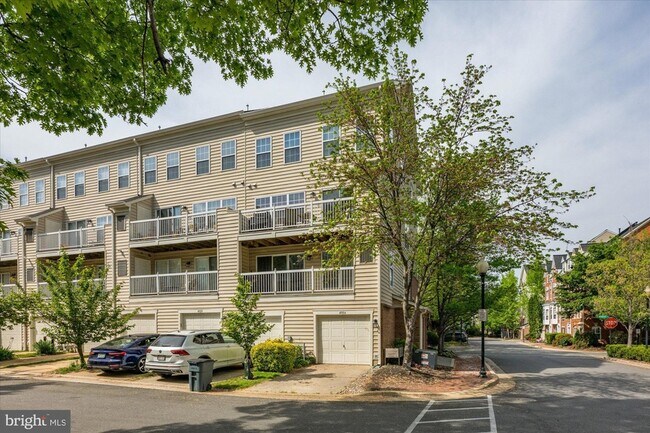 Building Photo - 4910 Barbour Dr