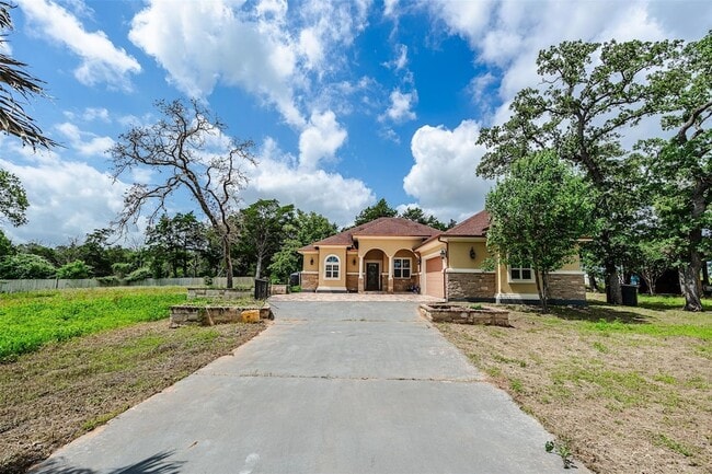 Building Photo - 295 Pine Valley Loop