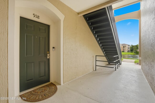 Building Photo - 7990 Baymeadows Cir E