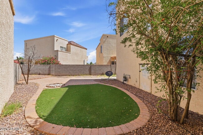 Building Photo - 1026 W Libra Dr