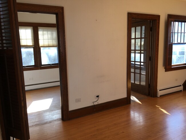 Building Photo - ALL UTILITIES PAID