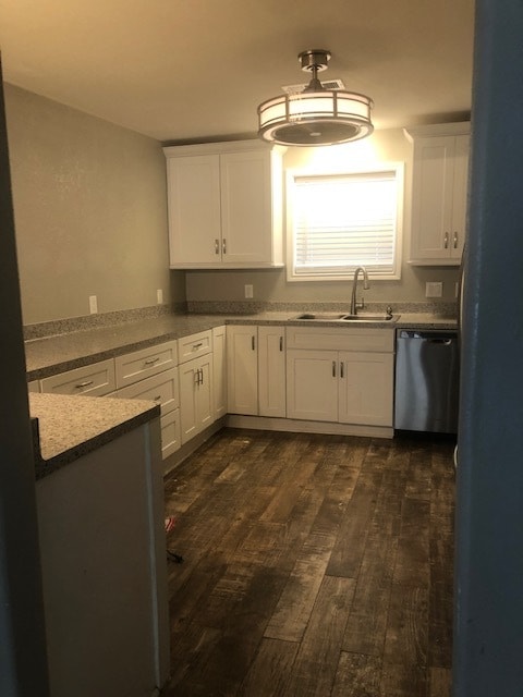 Building Photo - 3310 Oak Dr