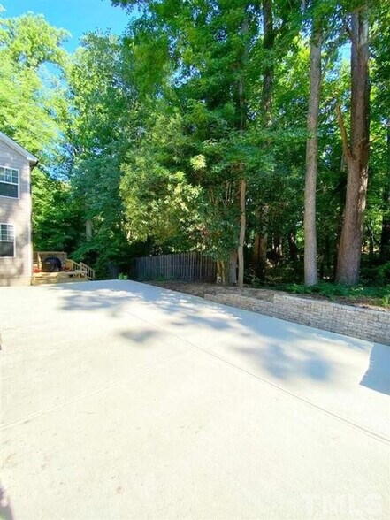 Building Photo - Room in Single Family Home on Grande Chateau Ln