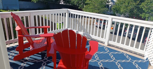 Private deck - 205 Douglas Avenue