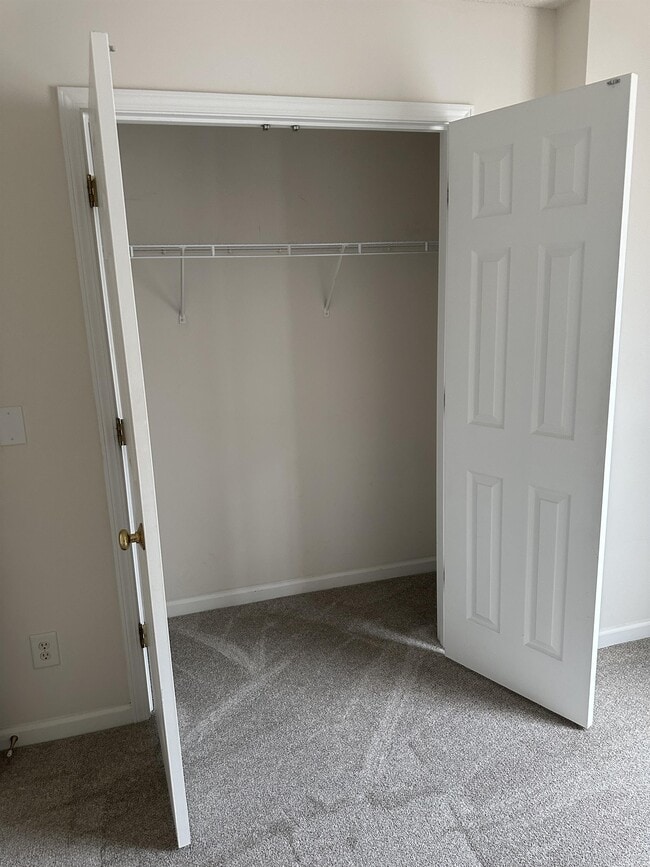 Building Photo - 6112 Hedgecock Cir