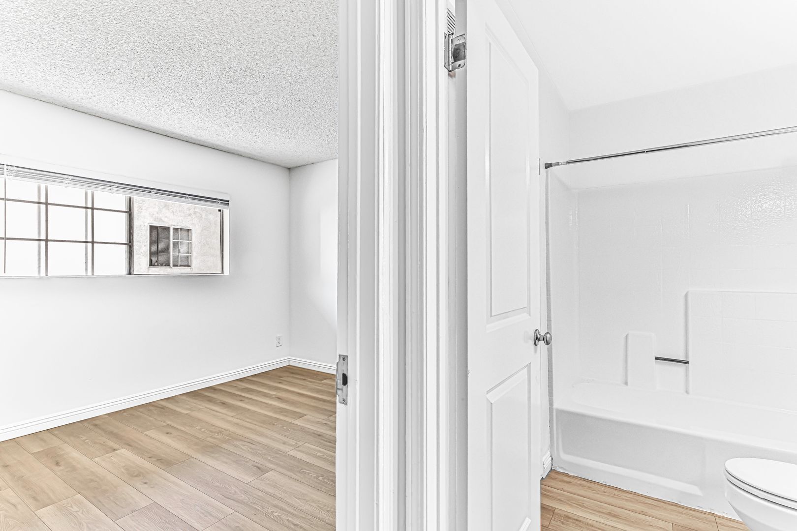 Building Photo - 1070 Loma Ave