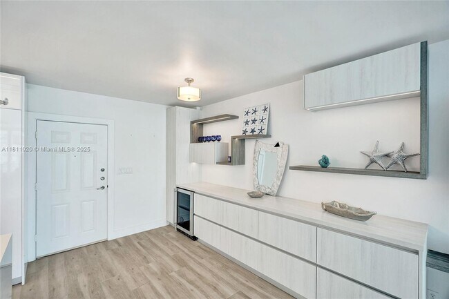 Building Photo - 2501 S Ocean Dr