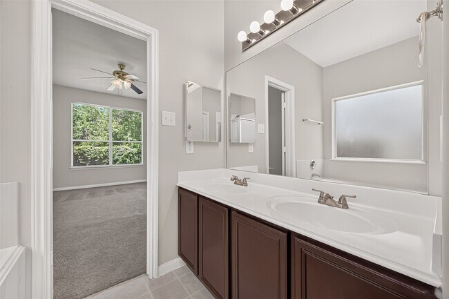 Building Photo - 16618 Pademelon Dr