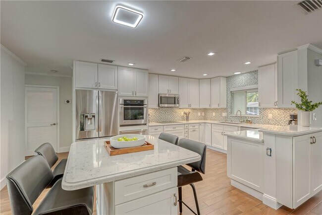 Building Photo - 1984 Sailfish Pl