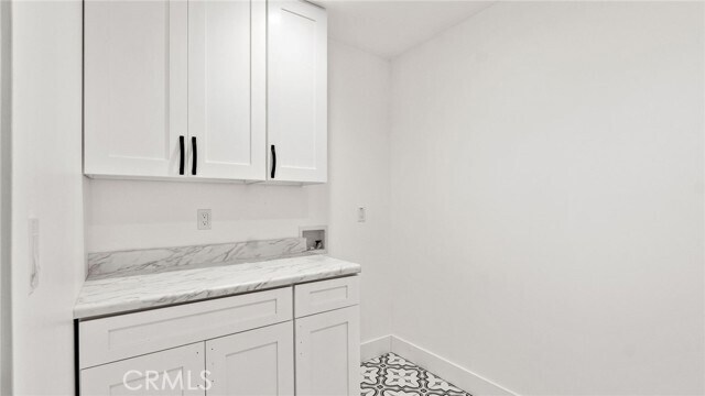Building Photo - 420 S Hill St