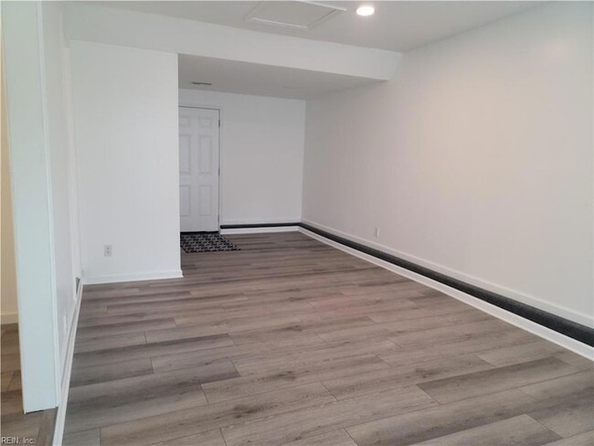 Building Photo - 932 Gossman Dr