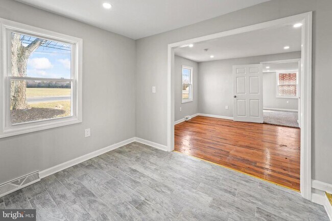 Building Photo - 695 Salem Quinton Rd