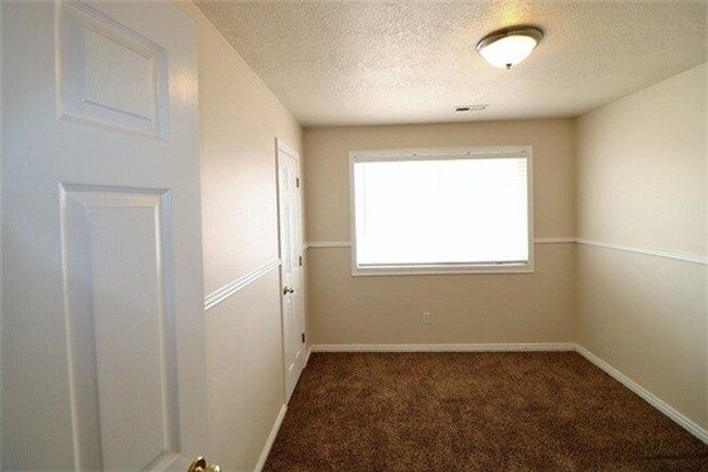 Building Photo - BEAUTIFUL HOUSE FOR RENT IN PROVO!!!