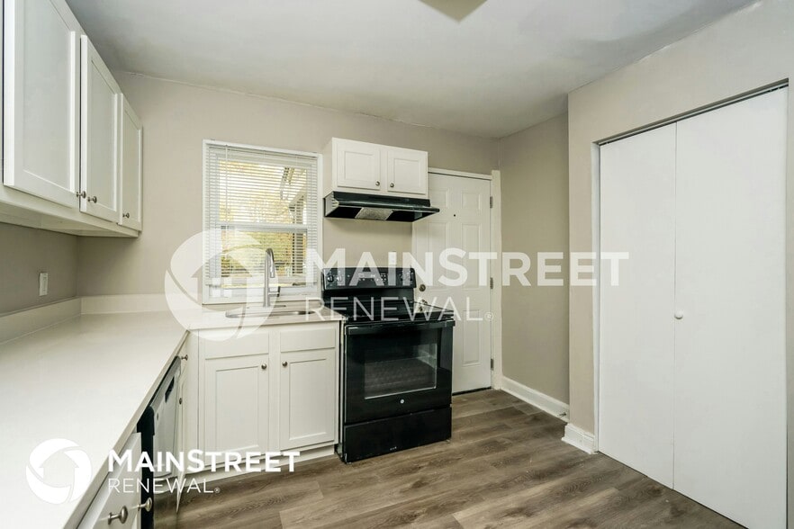 Building Photo - 3908 River Park Dr
