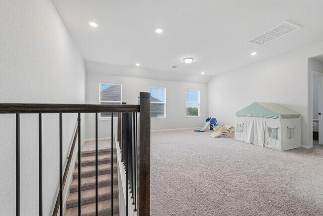 Building Photo - 17616 Chino Ln
