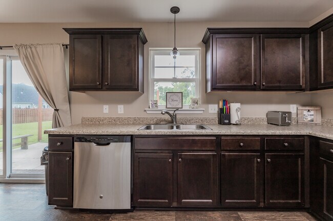 Building Photo - 425 Sea Buoy Ln