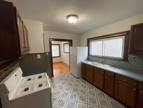 Building Photo - 1 Bedroom House Near Columbian Park