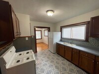 Building Photo - 1 Bedroom House Near Columbian Park