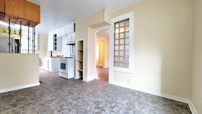 Building Photo - 1819 S Taylor St
