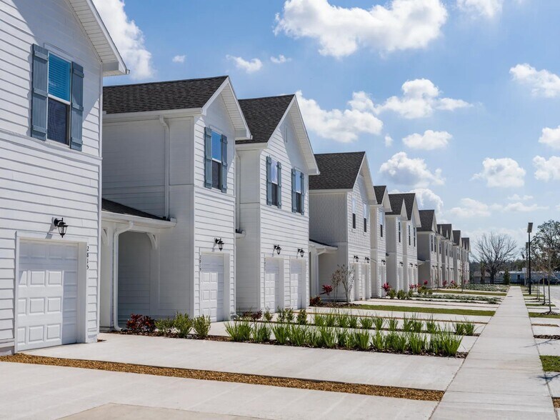 Discover the perfect blend of comfort and convenience at Amavi Kissimmee. - Amavi Kissimmee