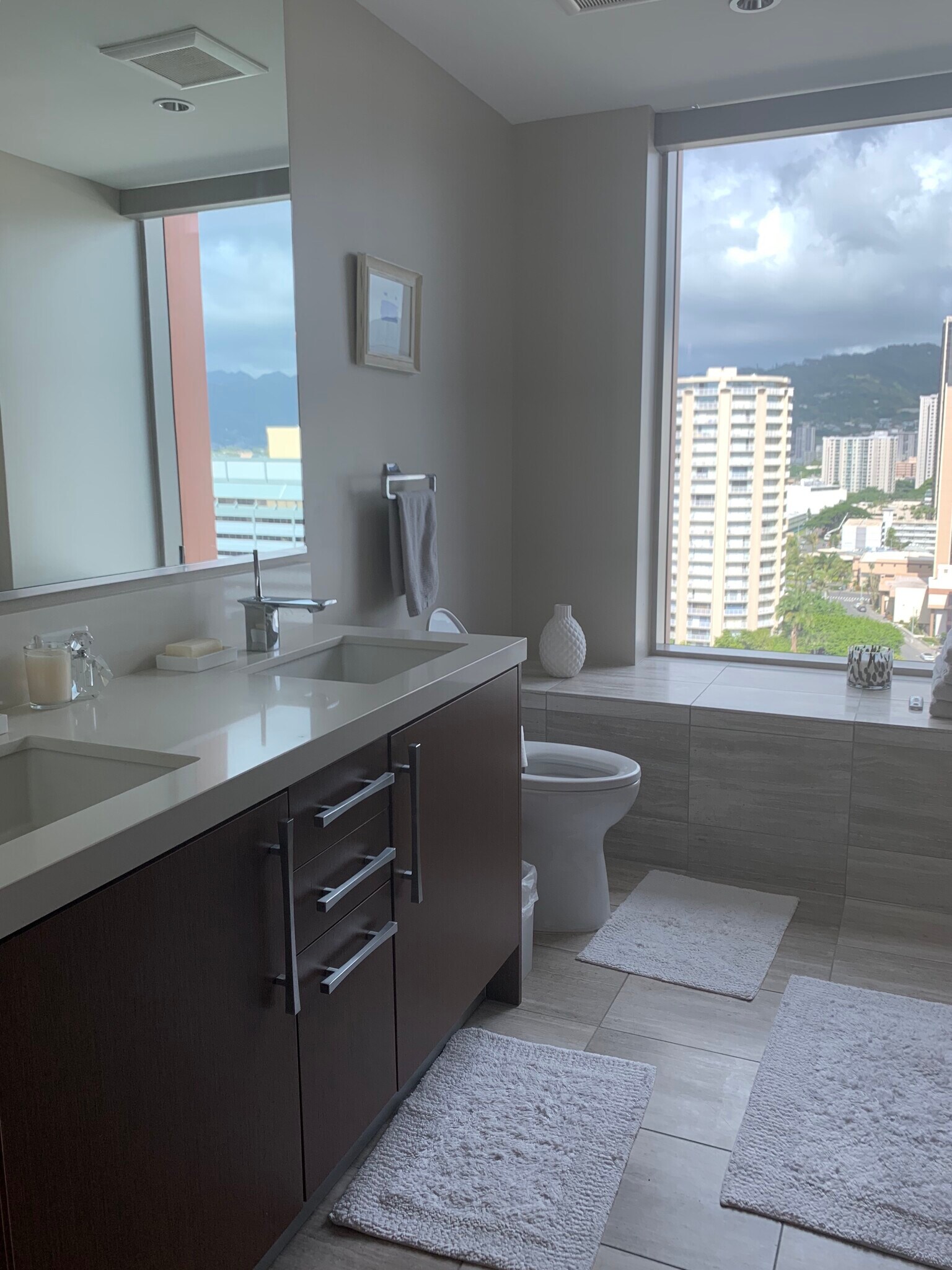 Bathroom - 1555 Kapiolani Blvd
